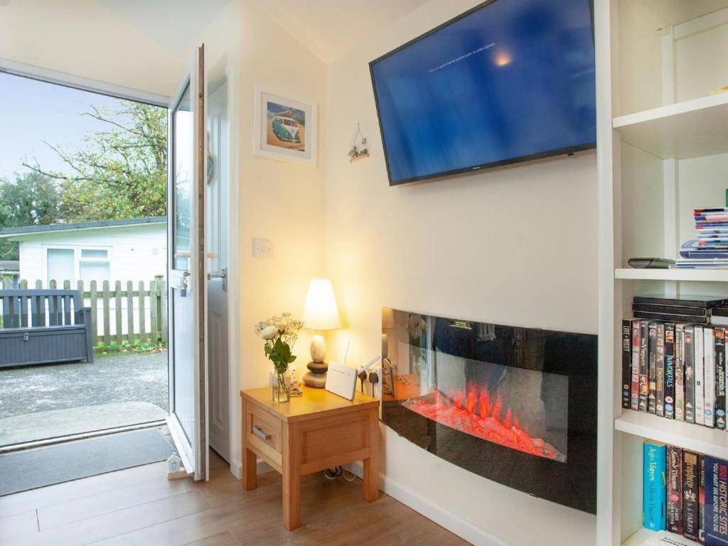 Sunnydaze-Detached Chalet With 2 Bedrooms And 2 Bathrooms And Private Parking Outside Door Dartmouth Exterior foto